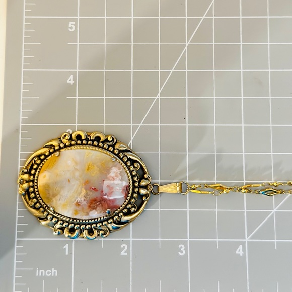 Vintage Stone Ornate Pendant Necklace - Picture 14 of 17